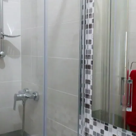Spacious Two Bedroom Within 5 Minutes Walk From St Thomas Bay In Marsascala Appartement *