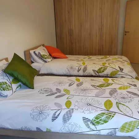Appartement Spacious Two Bedroom Within 5 Minutes Walk From St Thomas Bay In Marsascala *