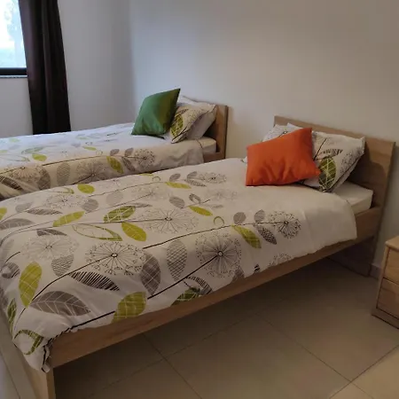 Spacious Two Bedroom Within 5 Minutes Walk From St Thomas Bay In Marsascala Apartamento Mgarr